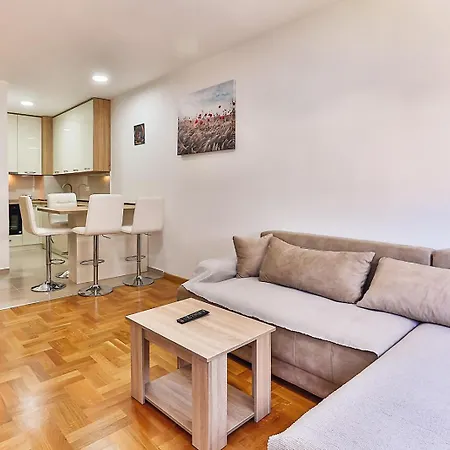 Apartment Montesun Dario Budva